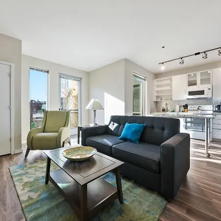 Upscale Stay With Movie Theatre Area 352